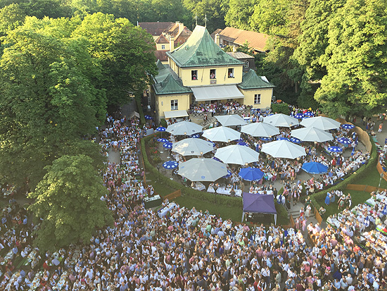 Voll war es 2015: Kocherball am Chinaturm (©Foto: Martin Schmitz)